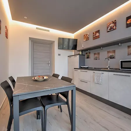 243b - Mignon - Sara Chiavari, 200metri Dal Mare * Chiavari